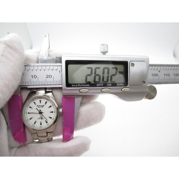 Women's QMax Quartz WR Analog 26mm Dial Causal Round Watch (F486) - Picture 2 of 9